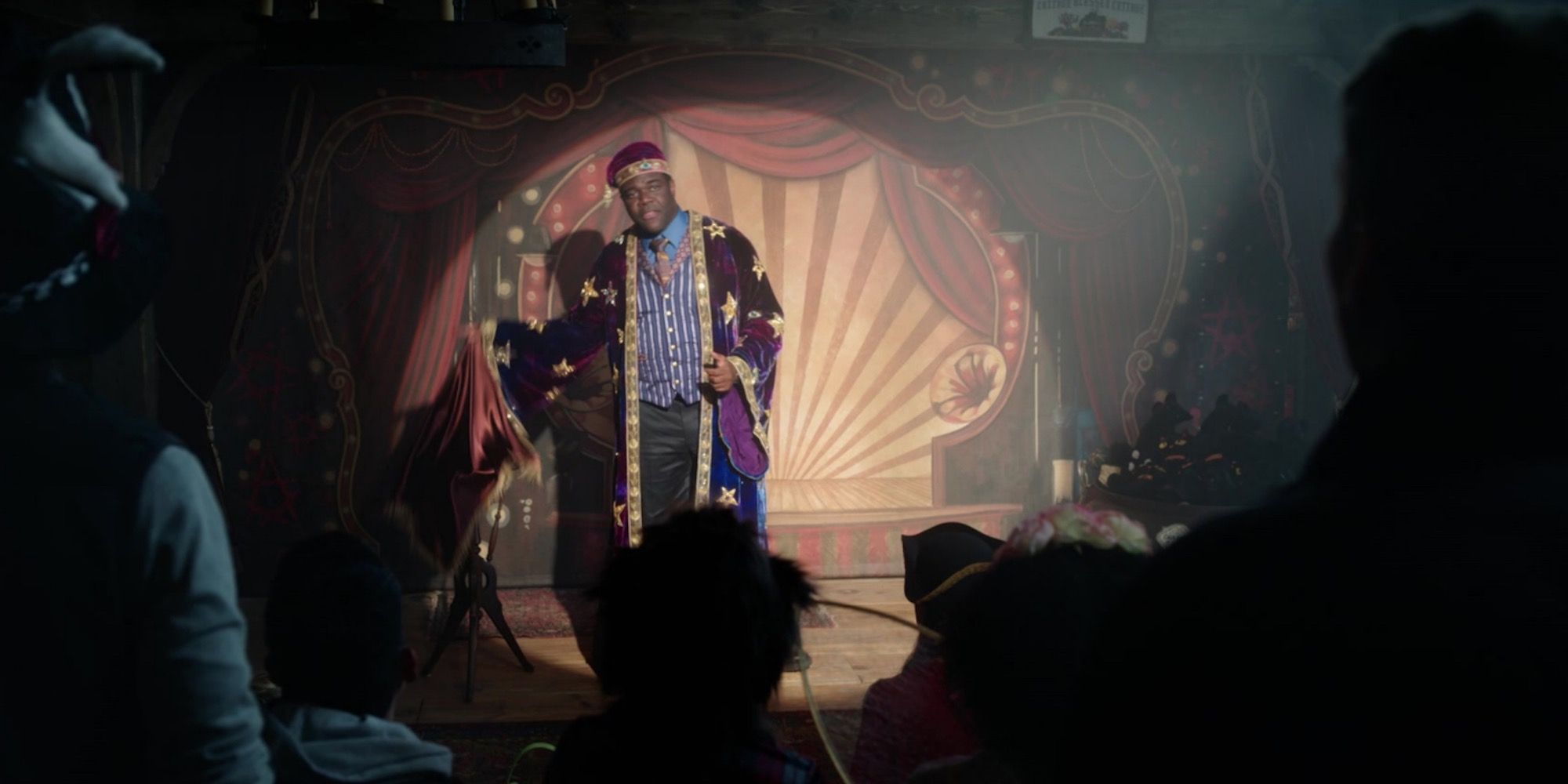 Сцена с участием персонажей Hocus Pocus 2.