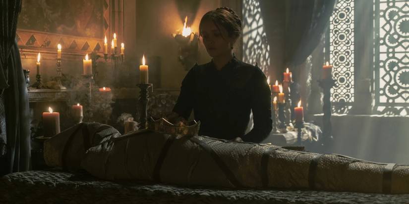 Alicent stands by Viserys' corpse in House of the Dragon
