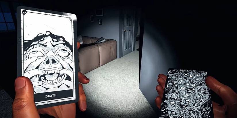 Drawing Tarot Cards in Phasmophobia