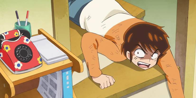 E1 Ataru crawling towards the phone