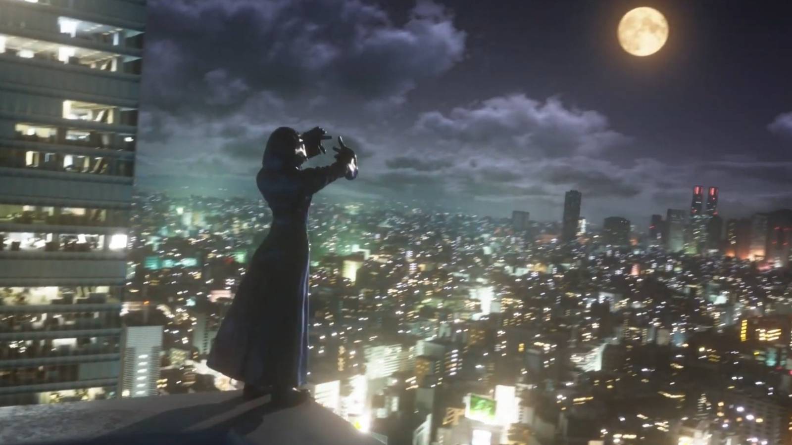 Kingdom Hearts: 5 Things You Need To Know About The Master Of Masters. The Master stands atop a building in Quadratum while gazing at the Moon.