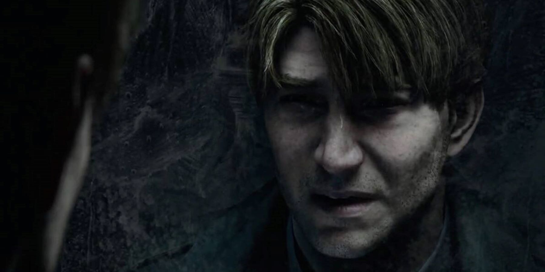 Джеймс смотрит на свое отражение в ремейке Silent Hill 2