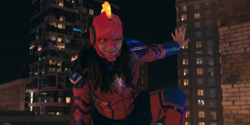 Kamala in her Captain Marvel cosplay in Ms Marvel episode 1