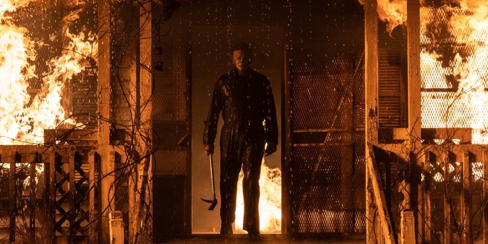 michael myers at laurie's burning house
