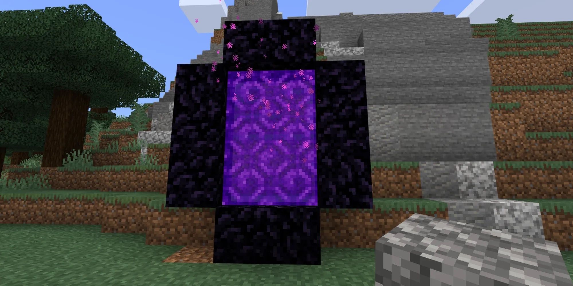 A completed Nether Portal in Minecraft using 10 obsidian blocks