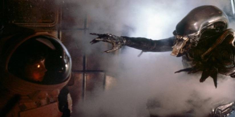 The xenomorph lunges at Ripley in Alien