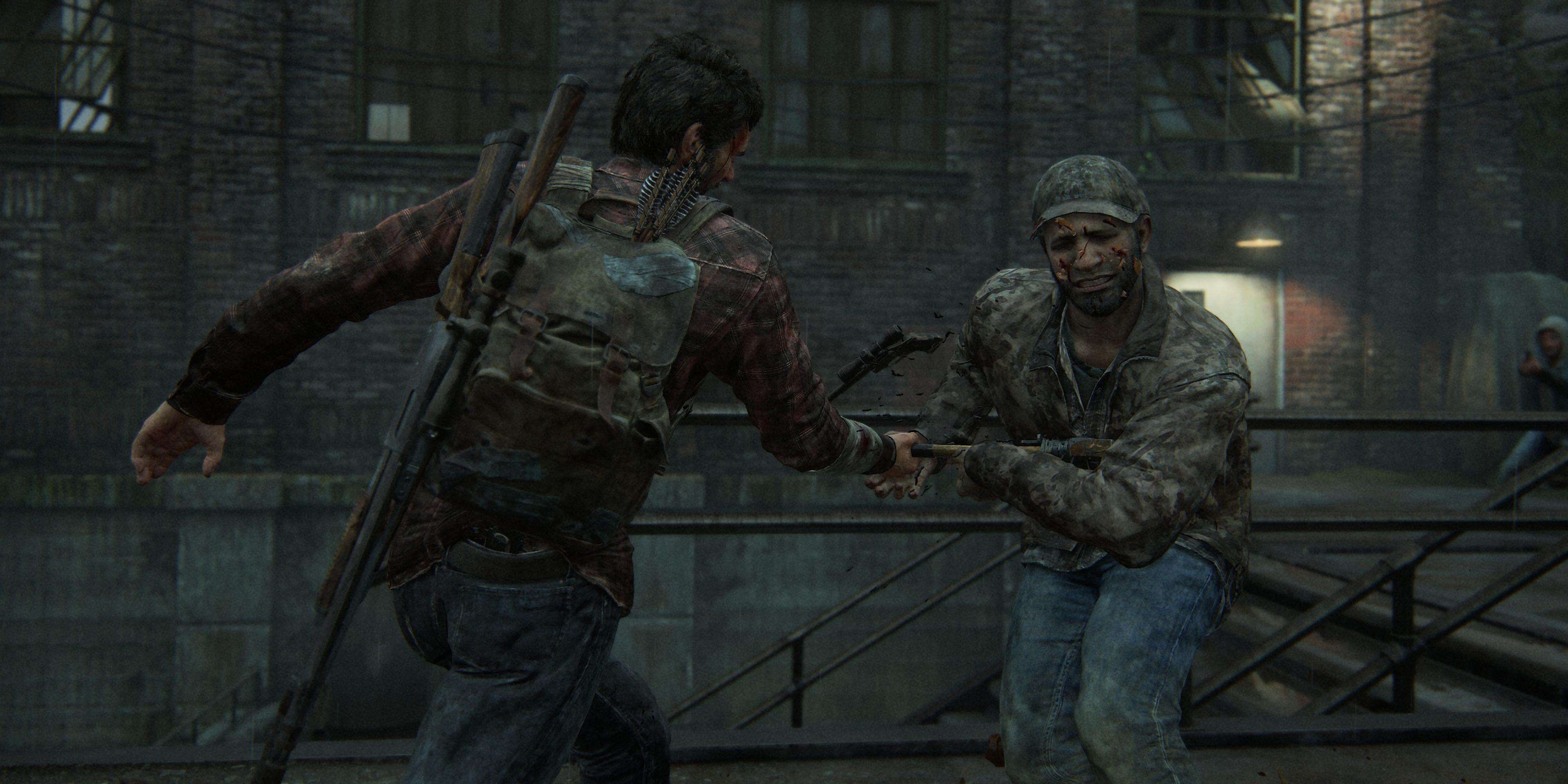 Joel melawan musuh di Bendungan Tommy di The Last of Us