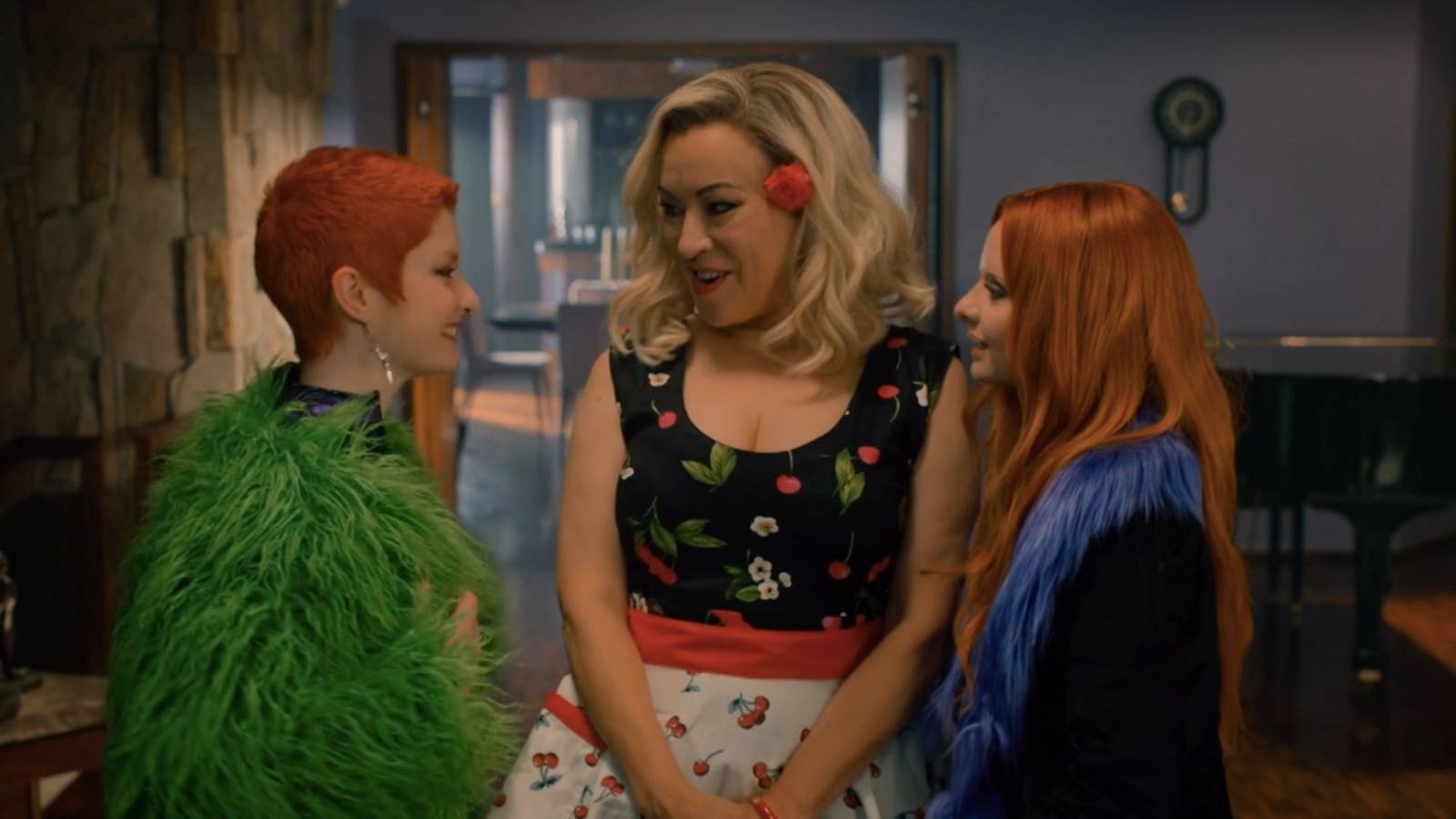 Tiffany (Jennifer Tilly) greets Glen and Glenda (Lachlan Watson) in Chucky season 2