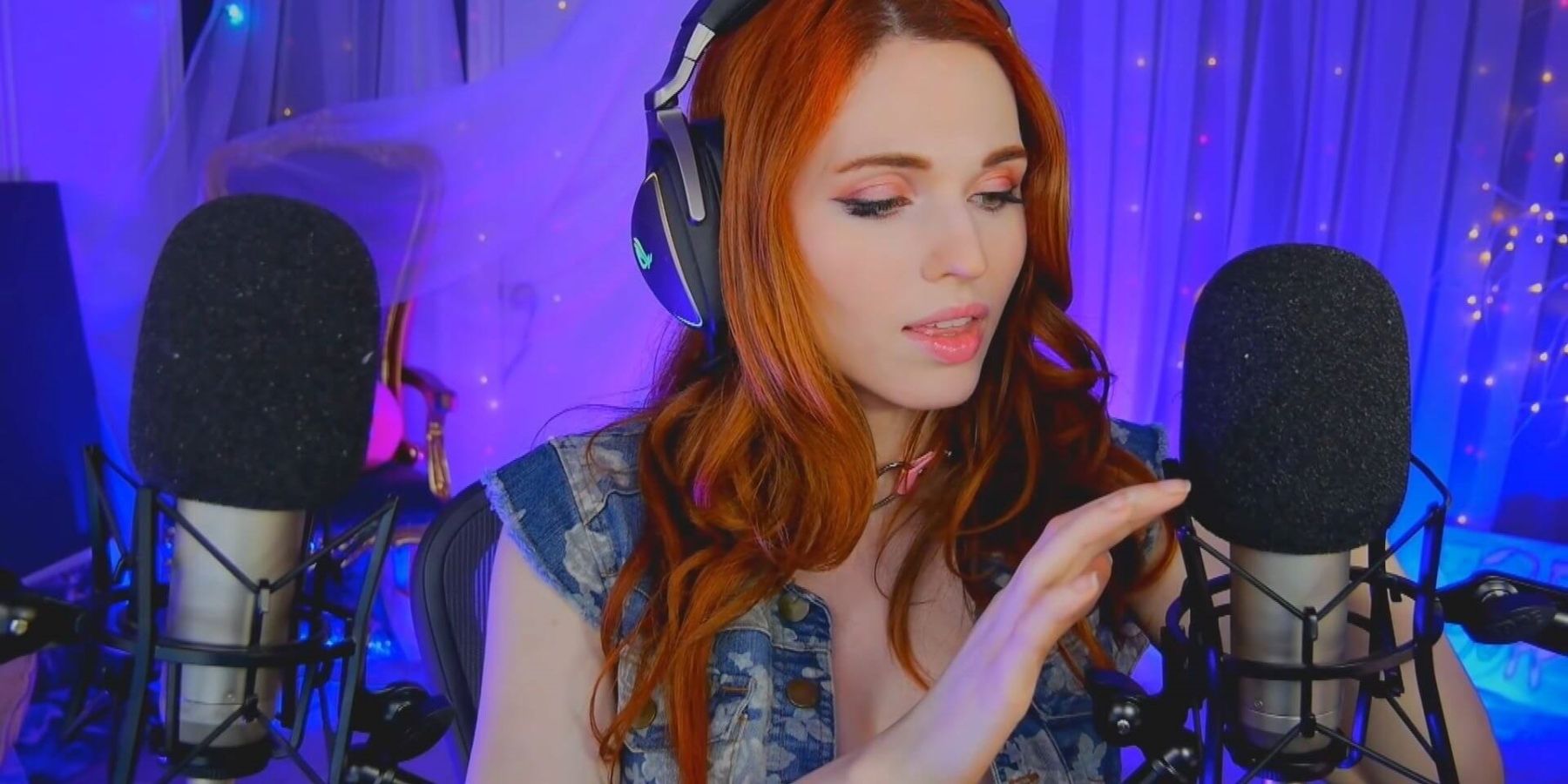 Amouranth streaming on Twitch