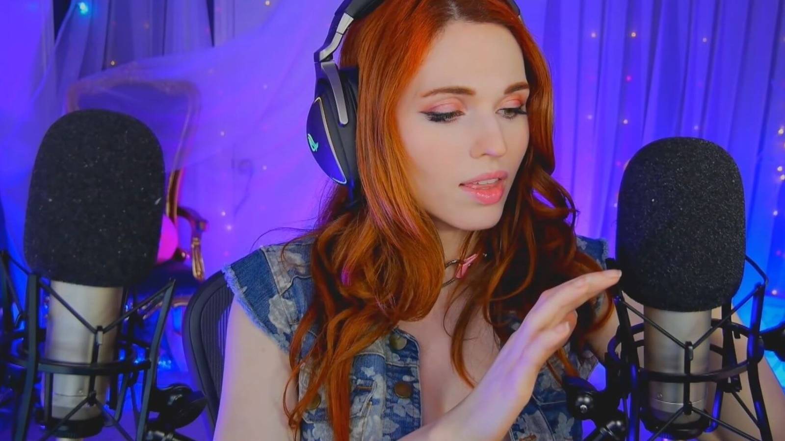 Amouranth streaming on Twitch