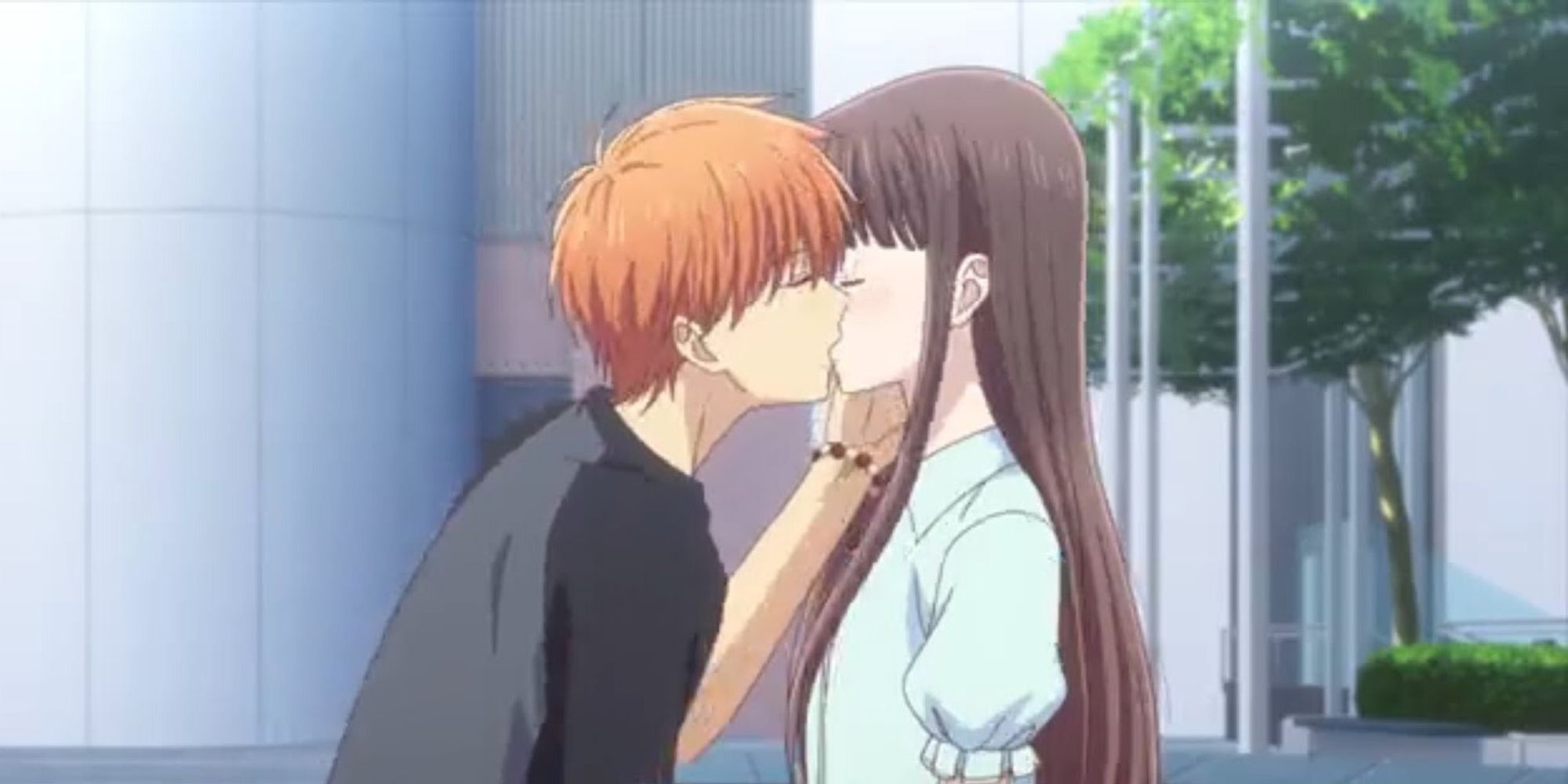 Kyo & Tohru kiss in Fruits Basket