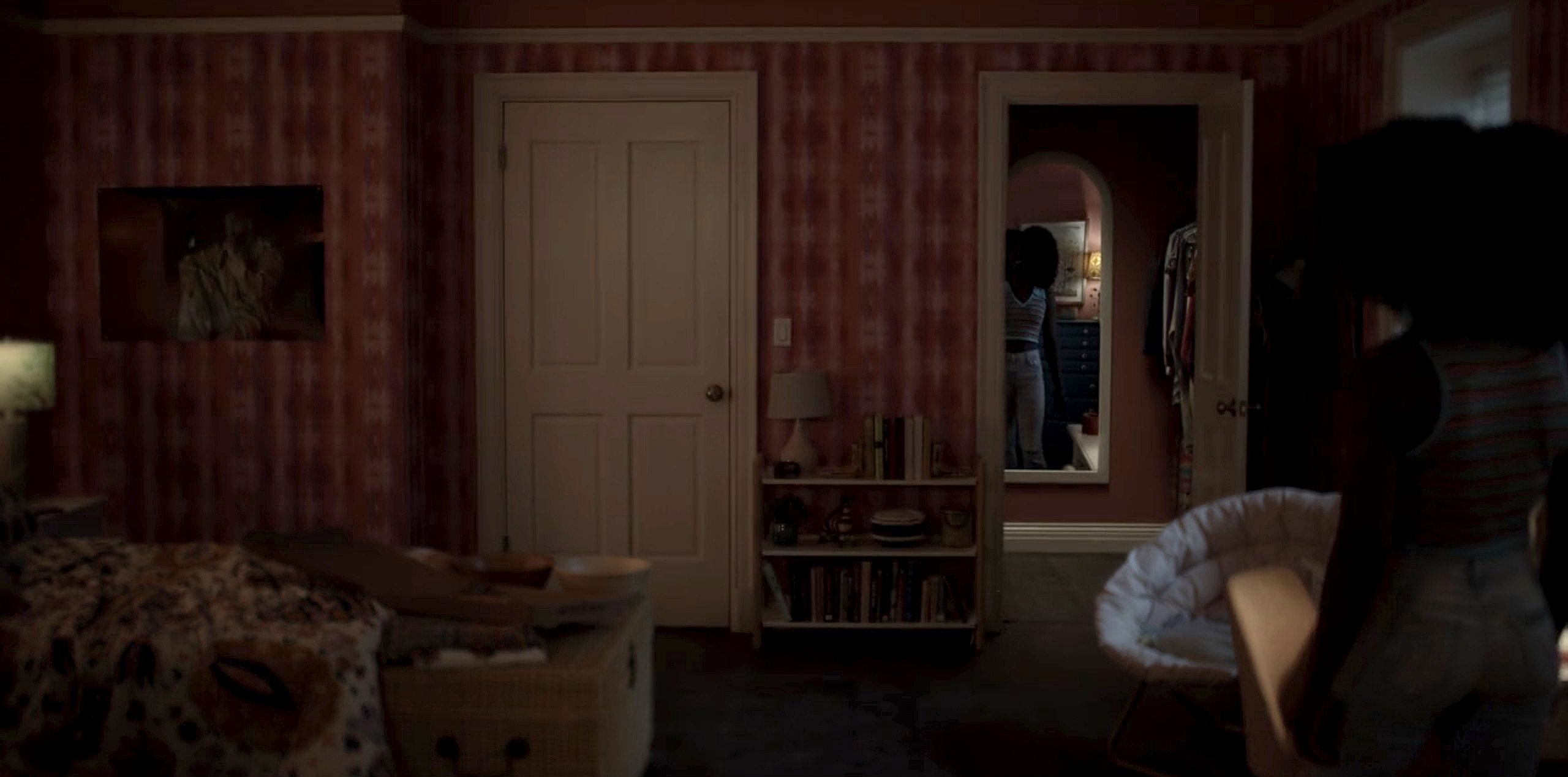 Lena's bedroom in American Horror Stories "Bloody Mary"