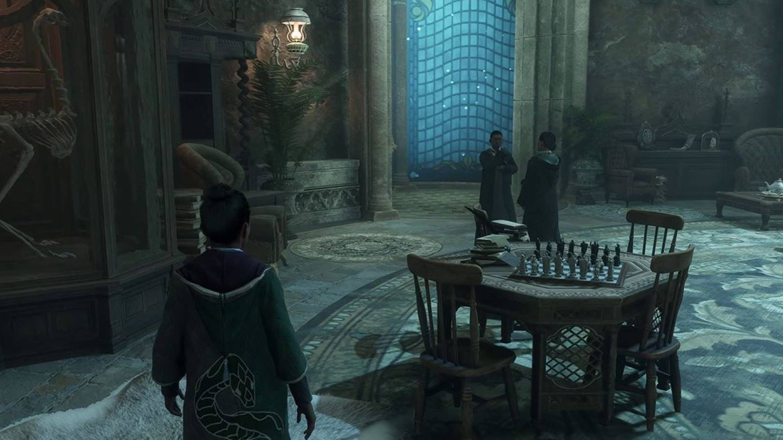 Hogwarts Legacy gameplay footage showing the Slytherin common room