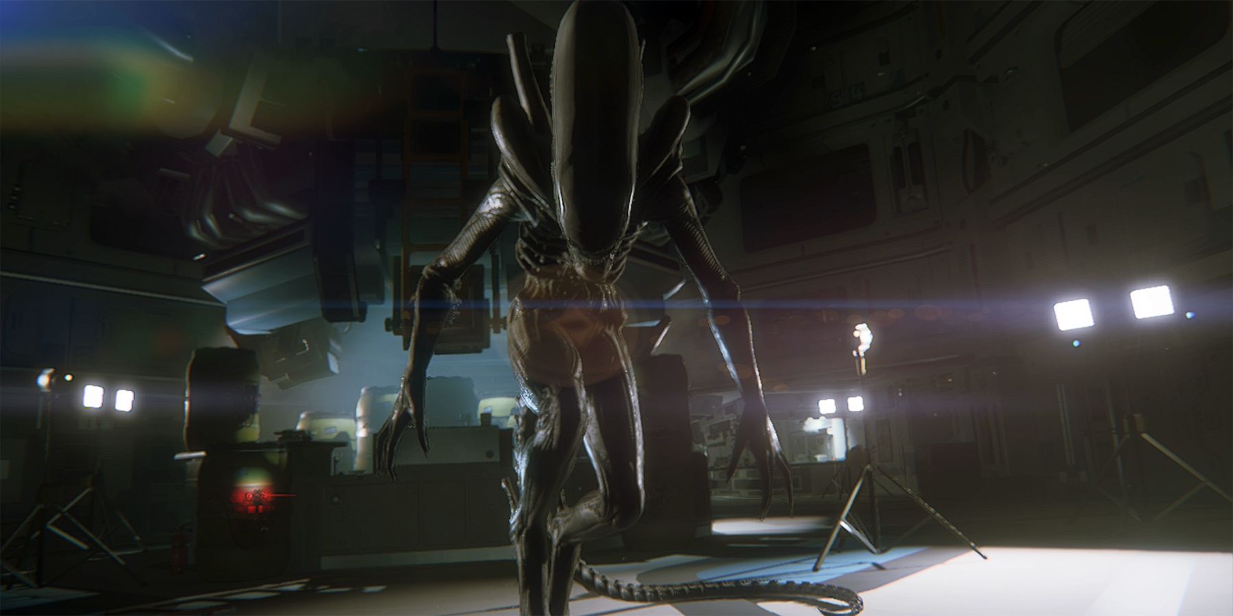 alien isolation xenomorph walking toward player