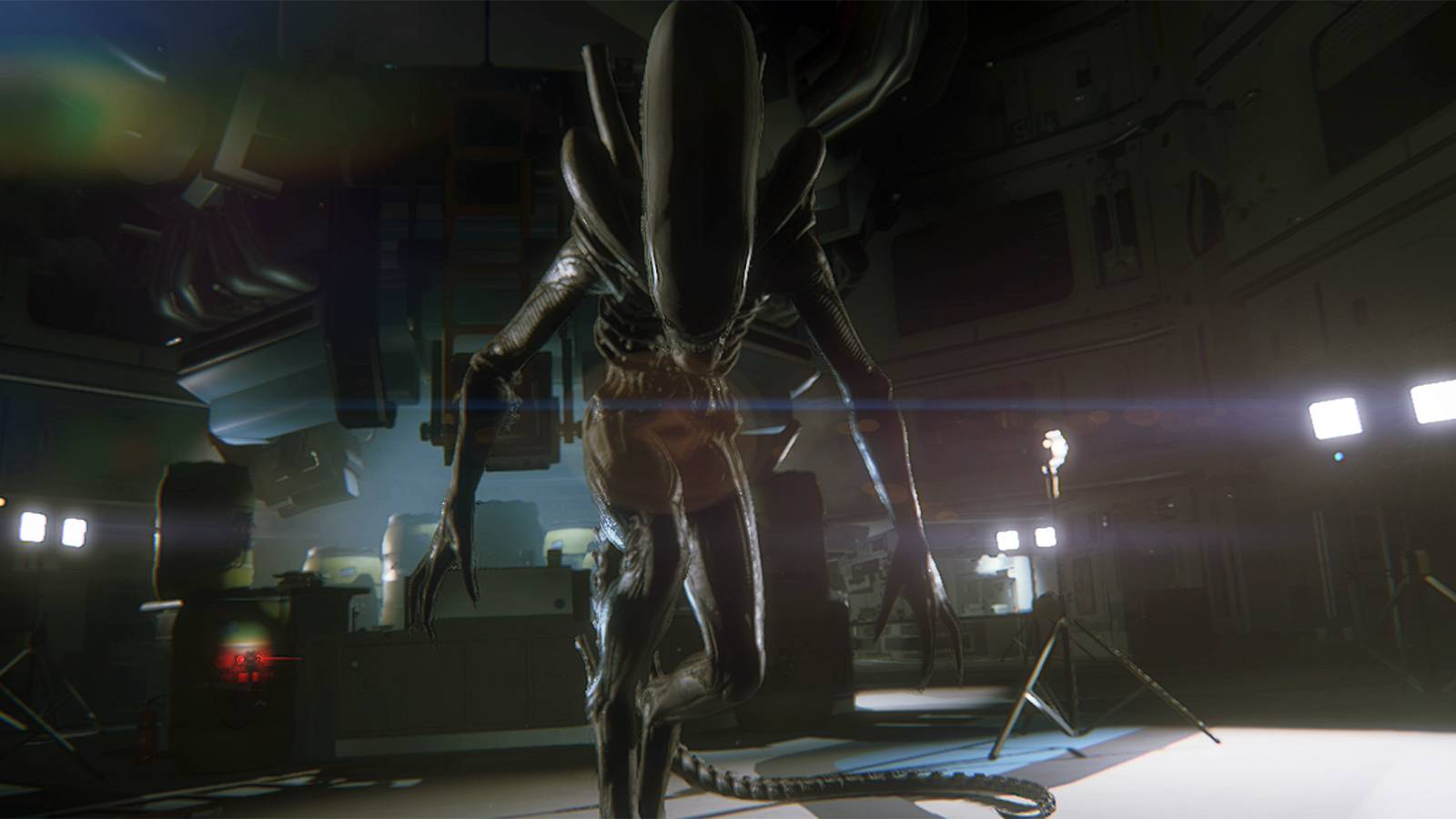 alien isolation xenomorph walking toward player