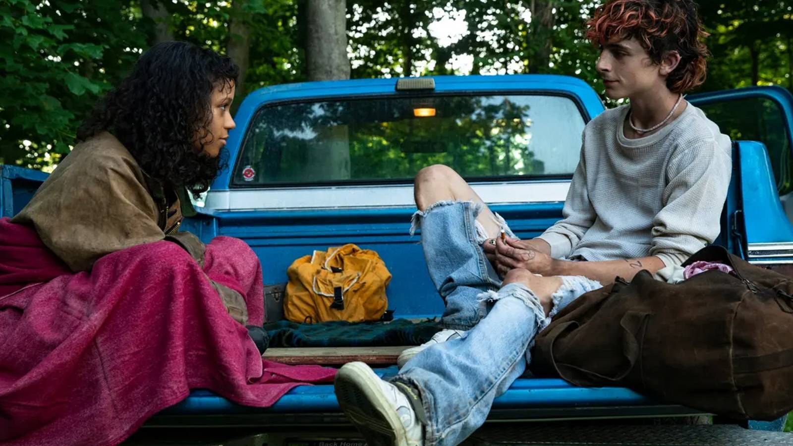 Maren (Taylor Russell) and Lee (Timothée Chalamet) in Bones And All