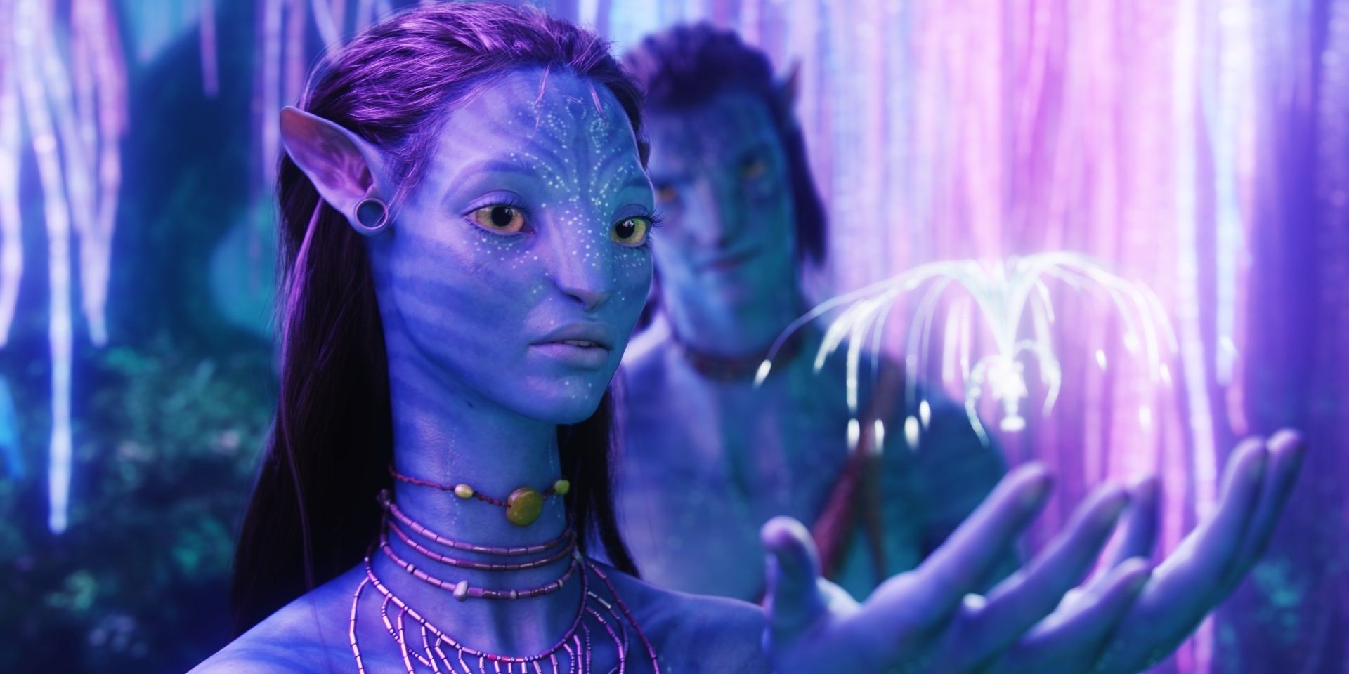 Jake and Neytiri at the Tree of Souls in Avatar-1