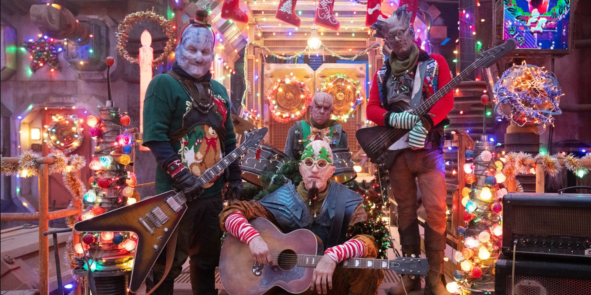 Old 97s as aliens with instruments in the Guardians of the Galaxy Holiday Special