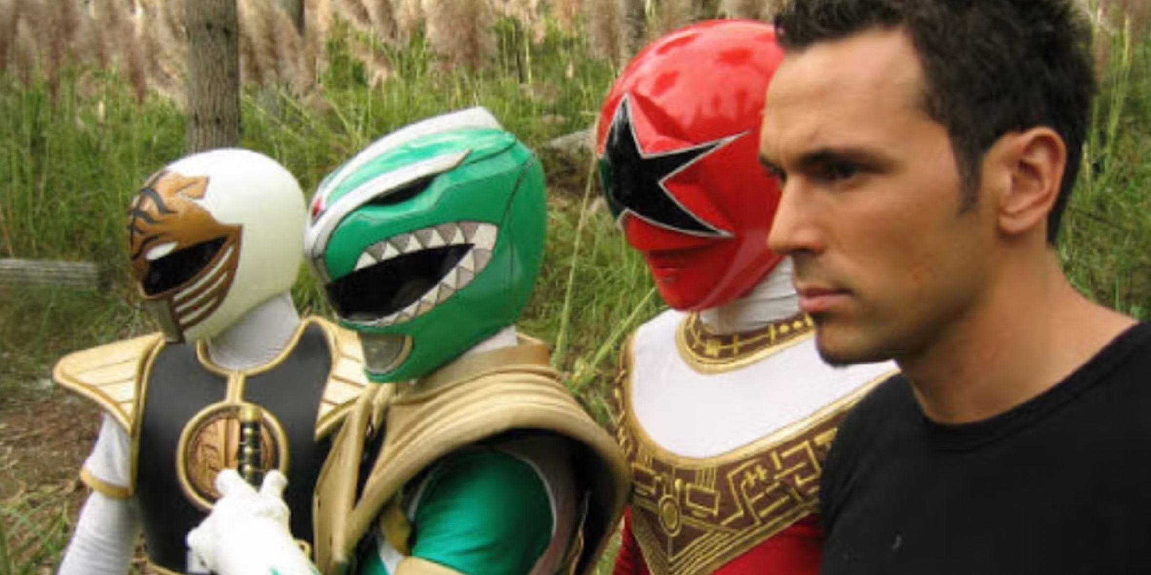 Tommy Oliver unmorphed alongside his past morphed selves in Power Rangers Dino Thunder