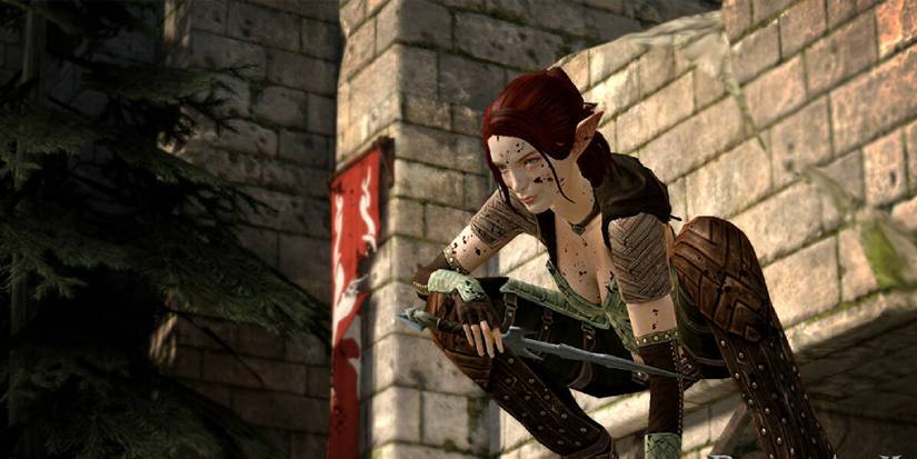 Tallis from Mark of the Assassin, covered in blood and crouching holding a dagger