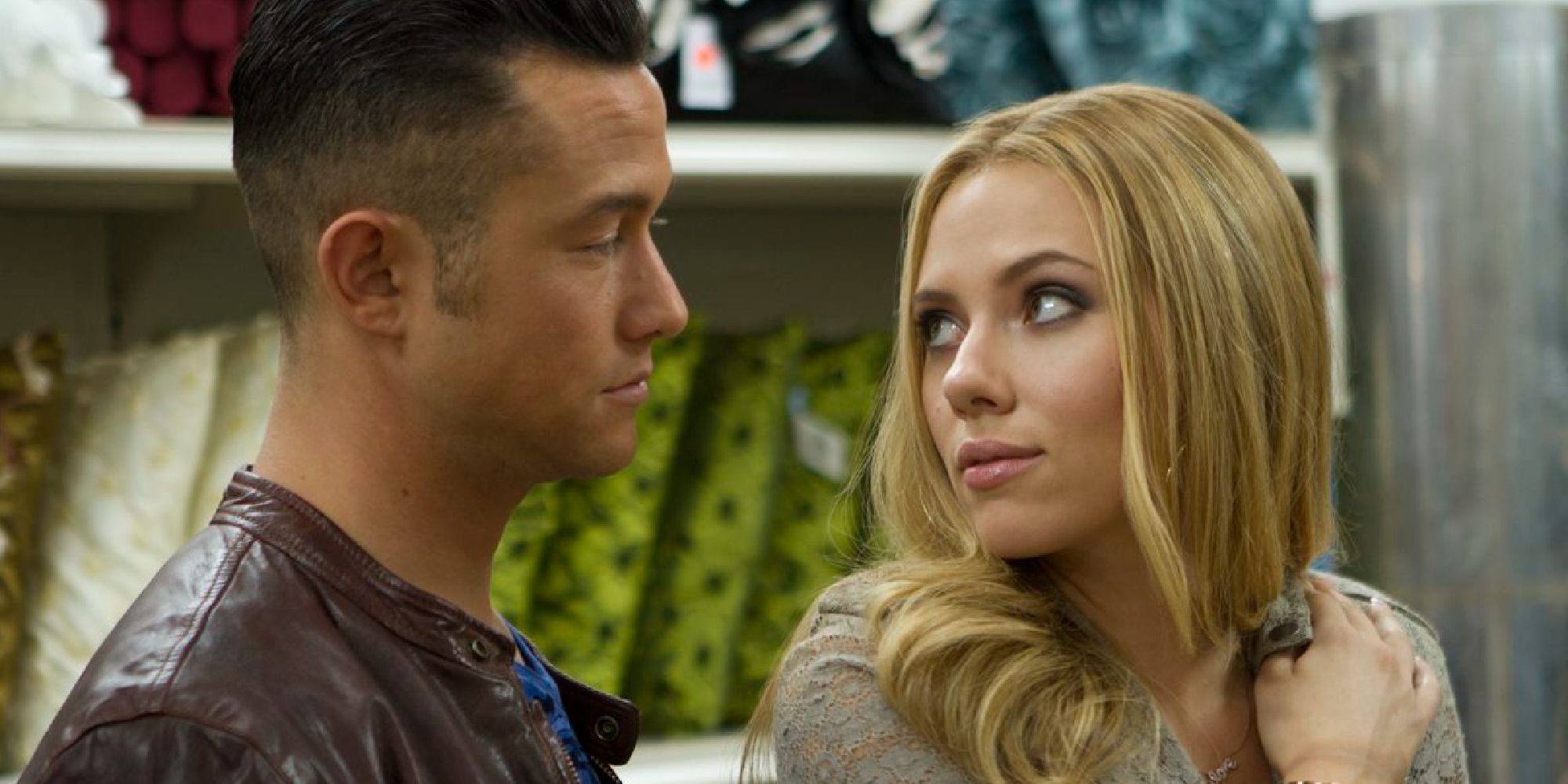 Joseph Gordon-Levitt and Scarlett Johansson eyeing each other in "Don Jon"