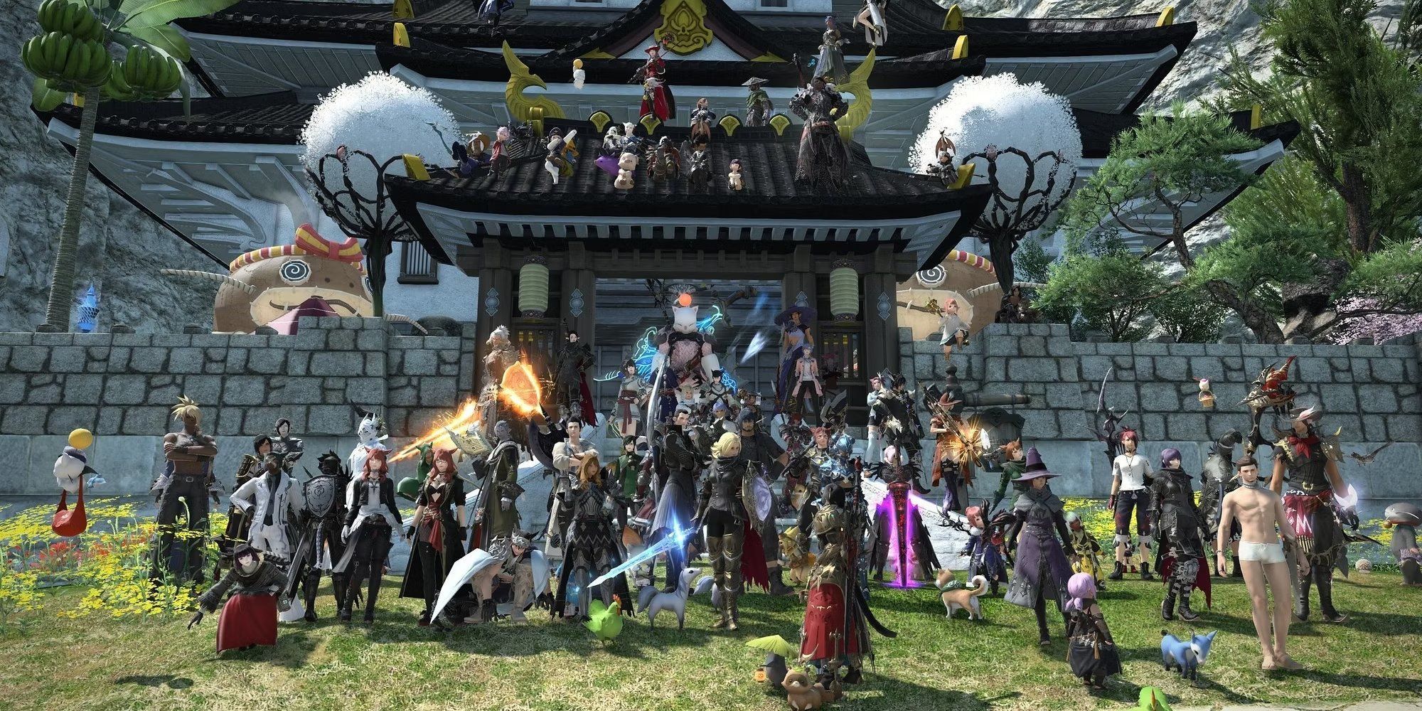 lots of players stranding together in Final Fantasy 14