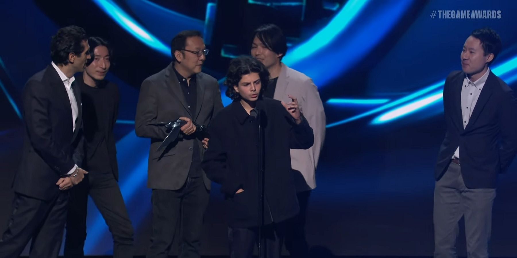 The Game Awards interrupted by weird man who shouts out Bill Clinton,  promptly gets arrested