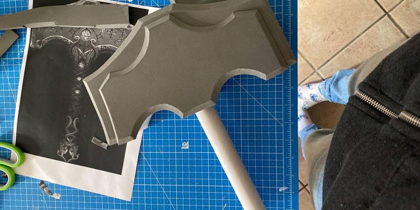 God of War Ragnarok Mjolnir Replica Assembly 1