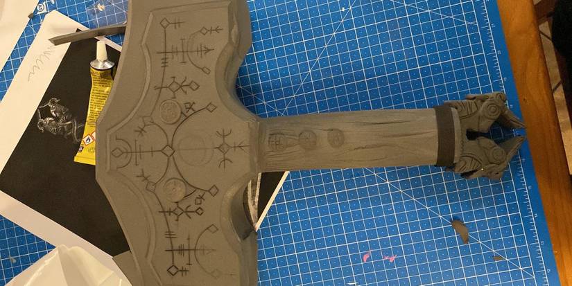 God of War Ragnarok Mjolnir Replica Assembly 2