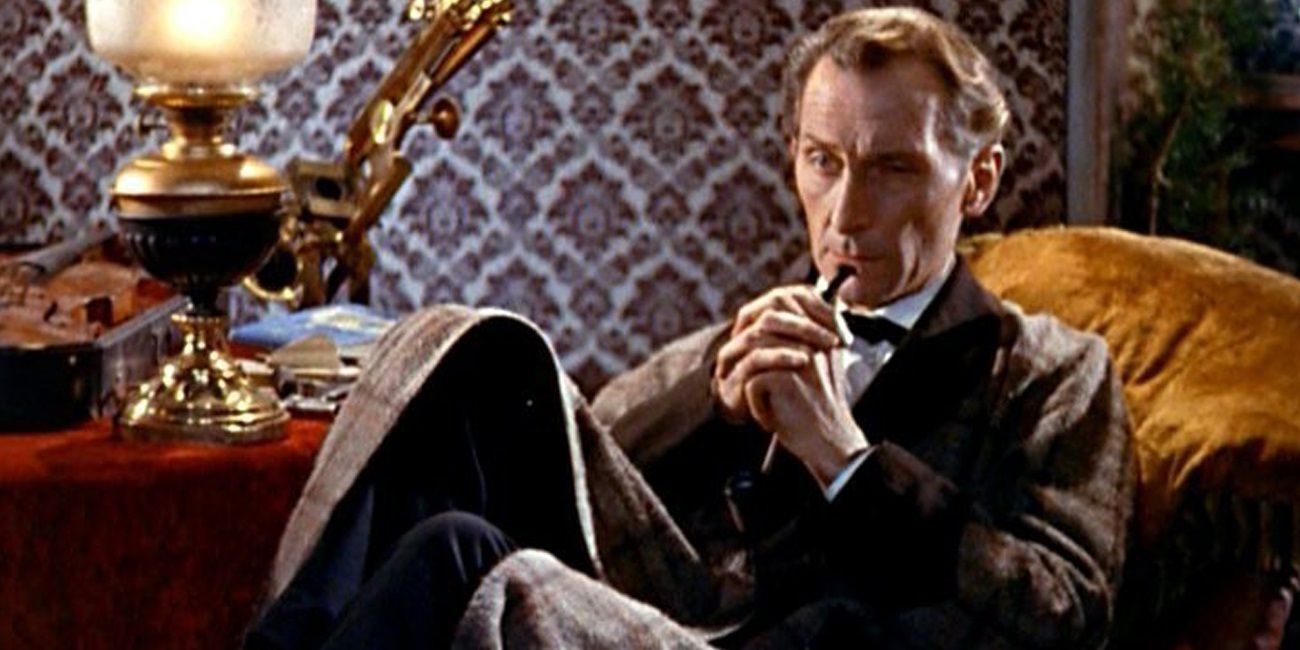 Holmes_smoking_a_pipe_in_The_Hound_of_the_Baskervilles