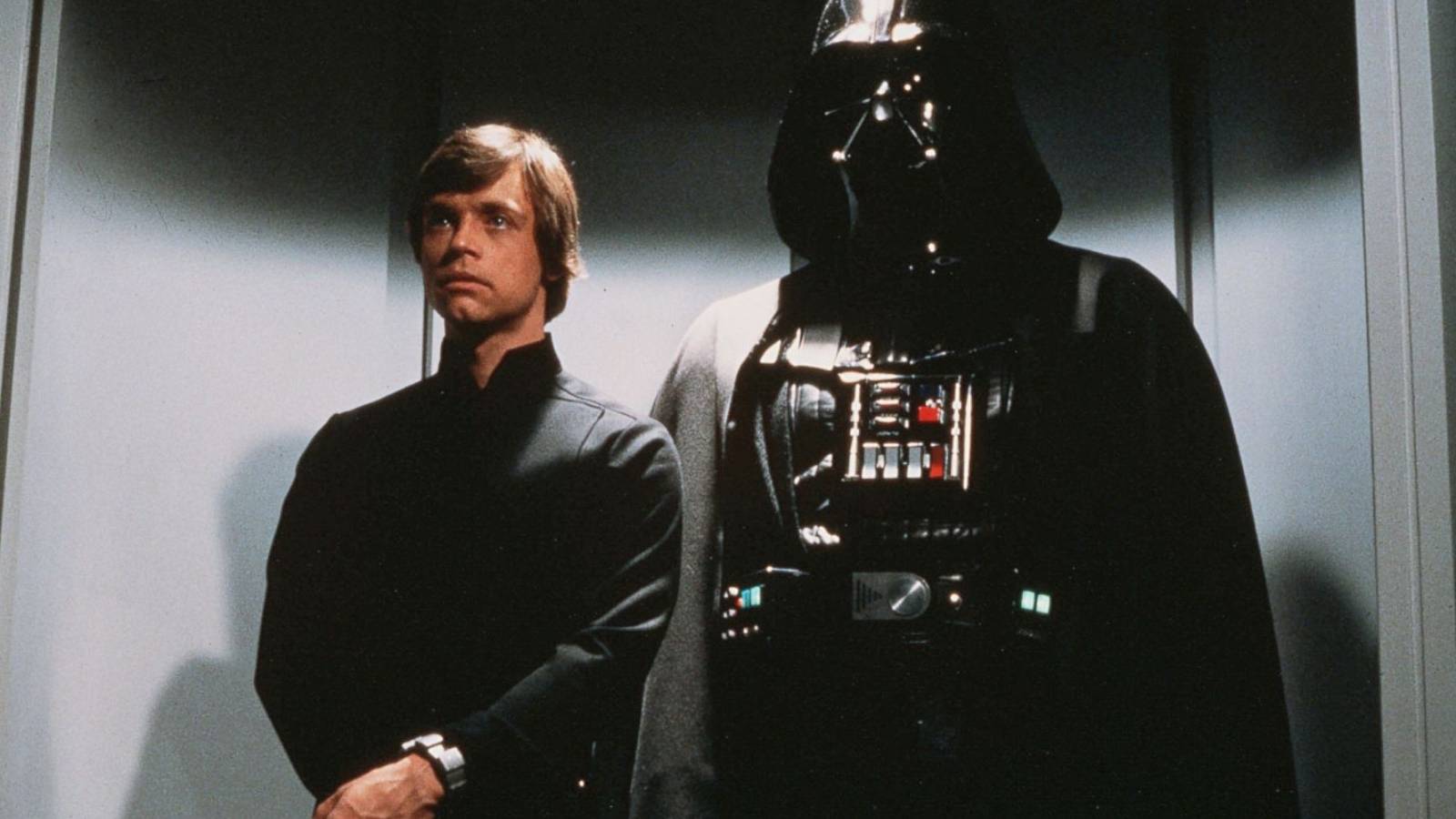 Luke-Skywalker-and-Darth-Vader-in-Star-Wars-Episode-6-Return-of-the-Jedi