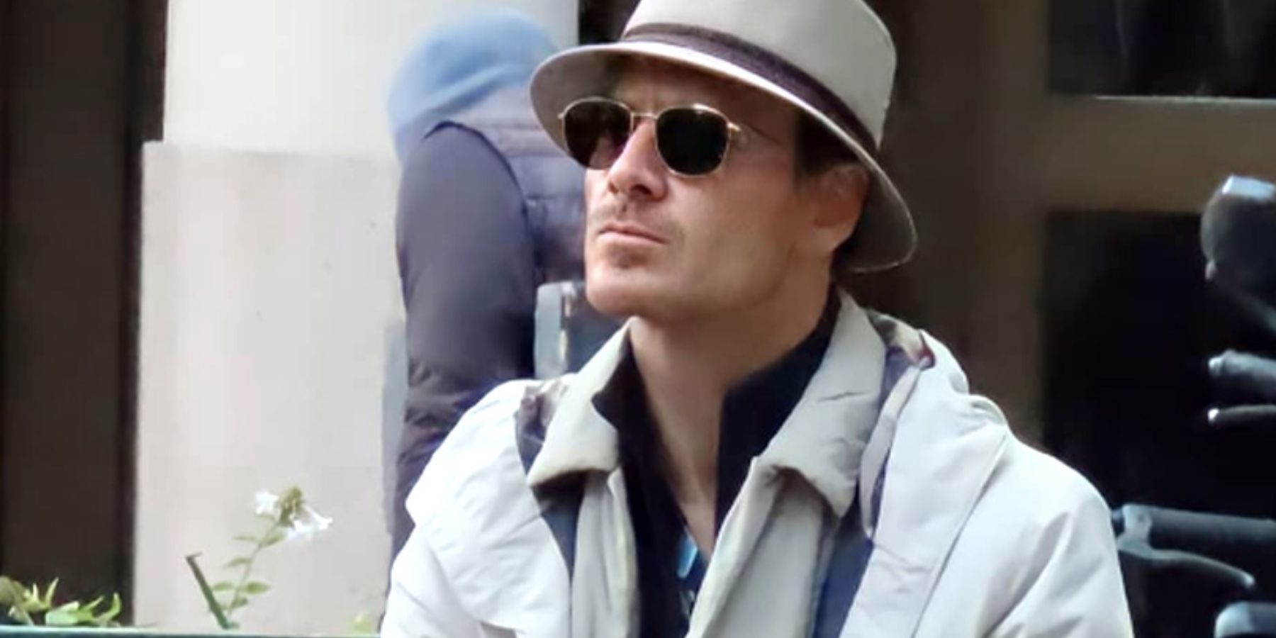 Michael-Fassbender-in-Paris-in-The-Killer