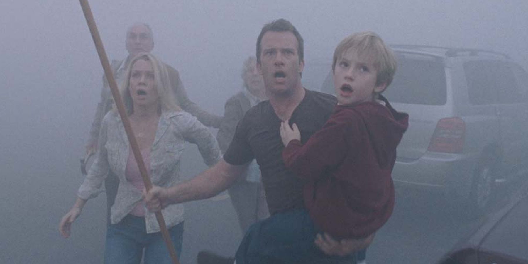 David Drayton, his son Billy, and other survivors in The Mist