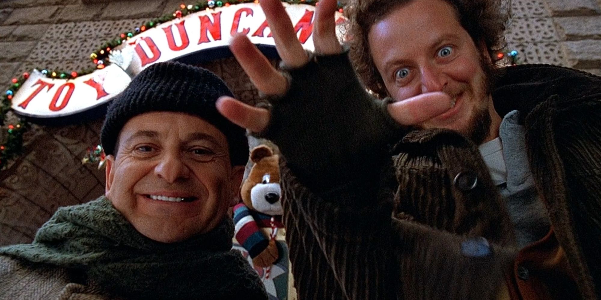 The antagonists from Home Alone 2