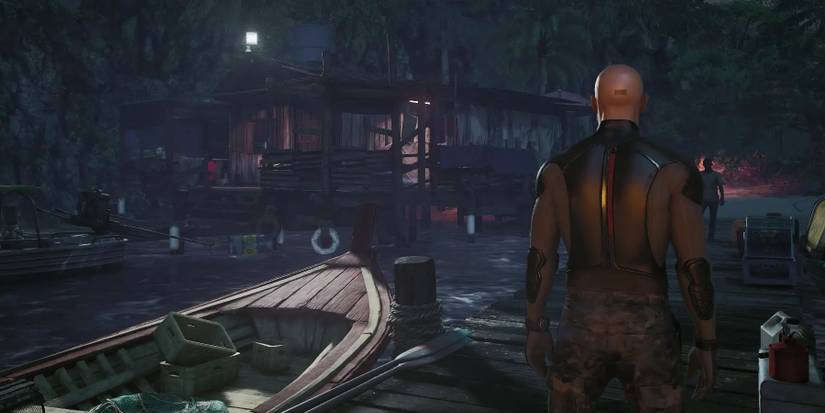 Agent 47 looking at his surroundings