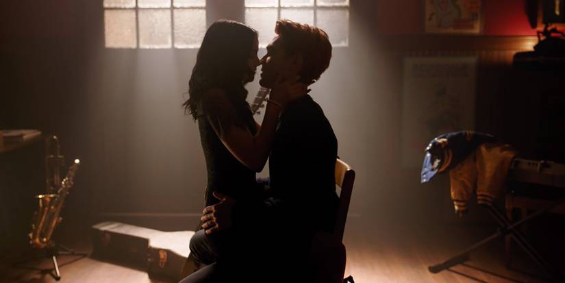 Archie And Veronica In Riverdale