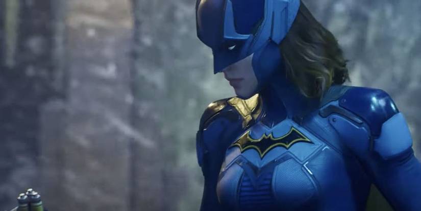 Batgirl preparing her arsenal in Gotham Knights