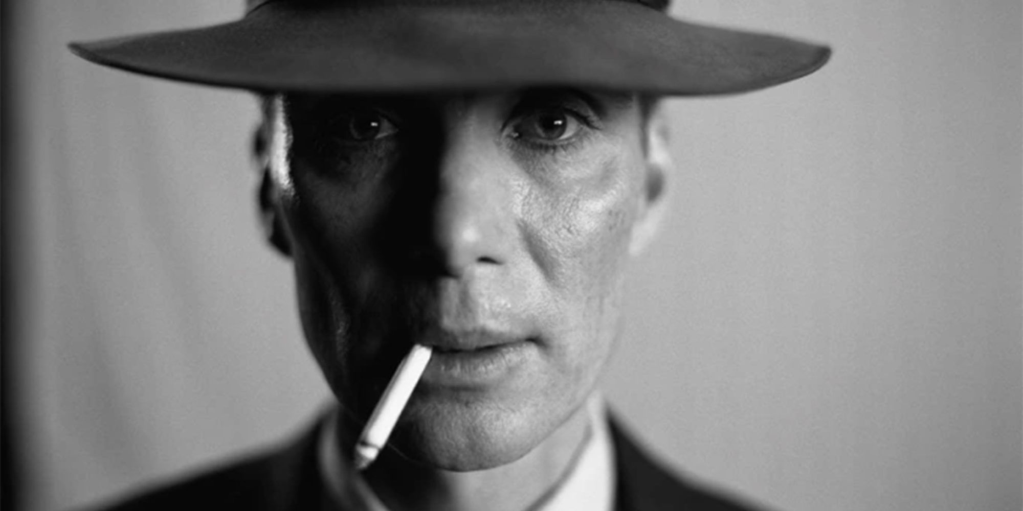 Cillian Murphy smoking in black/white in Oppenheimer