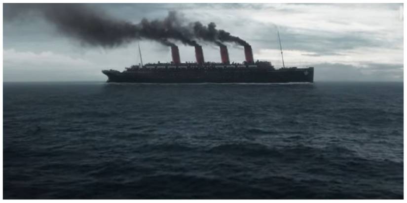 The large ship from 1899 at sail on the sea