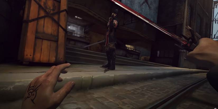 Dishonored Corvo Dodges A Bullet-1