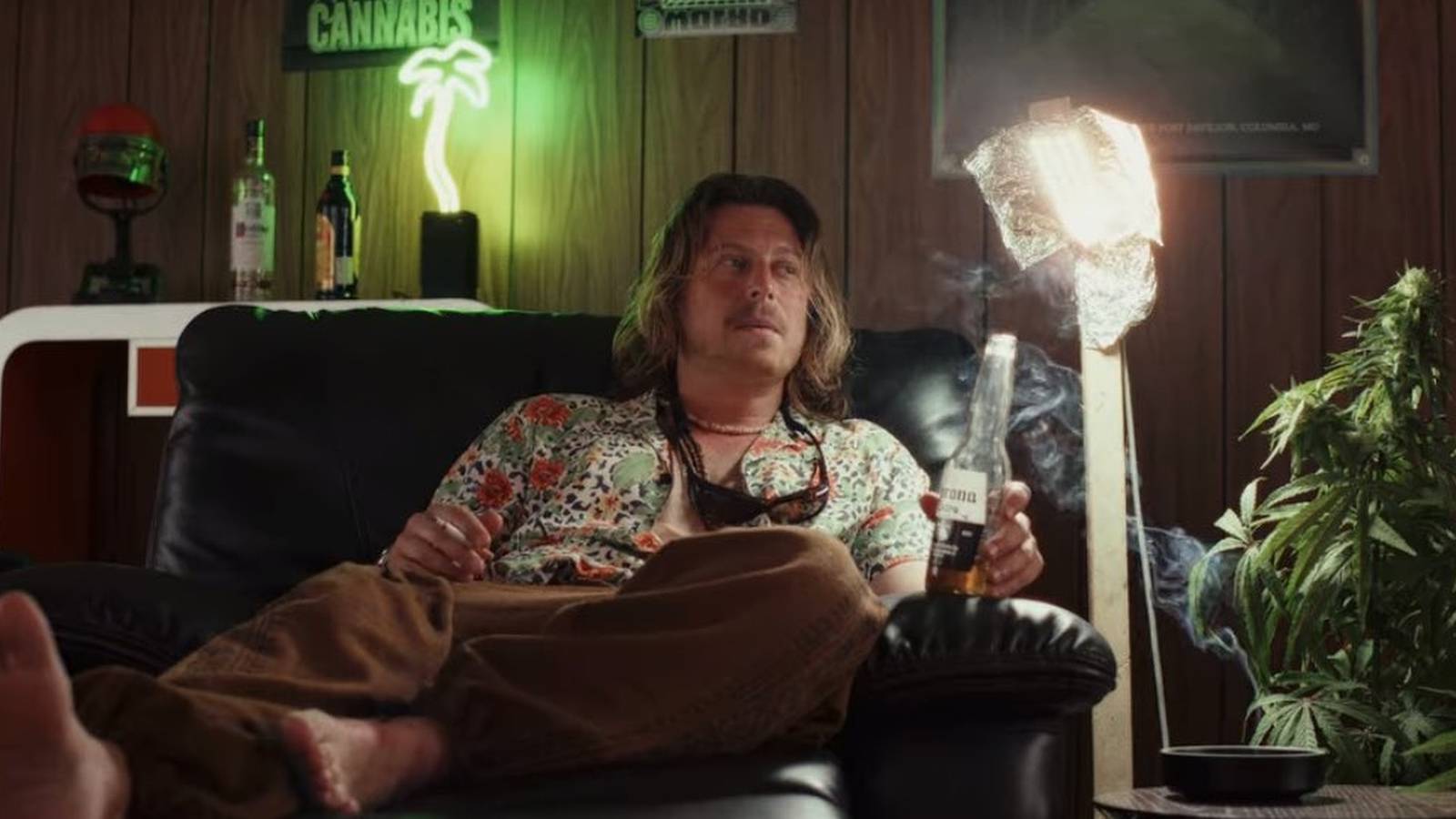 Knives Out 2 Glass Onion Derol Noah Segan