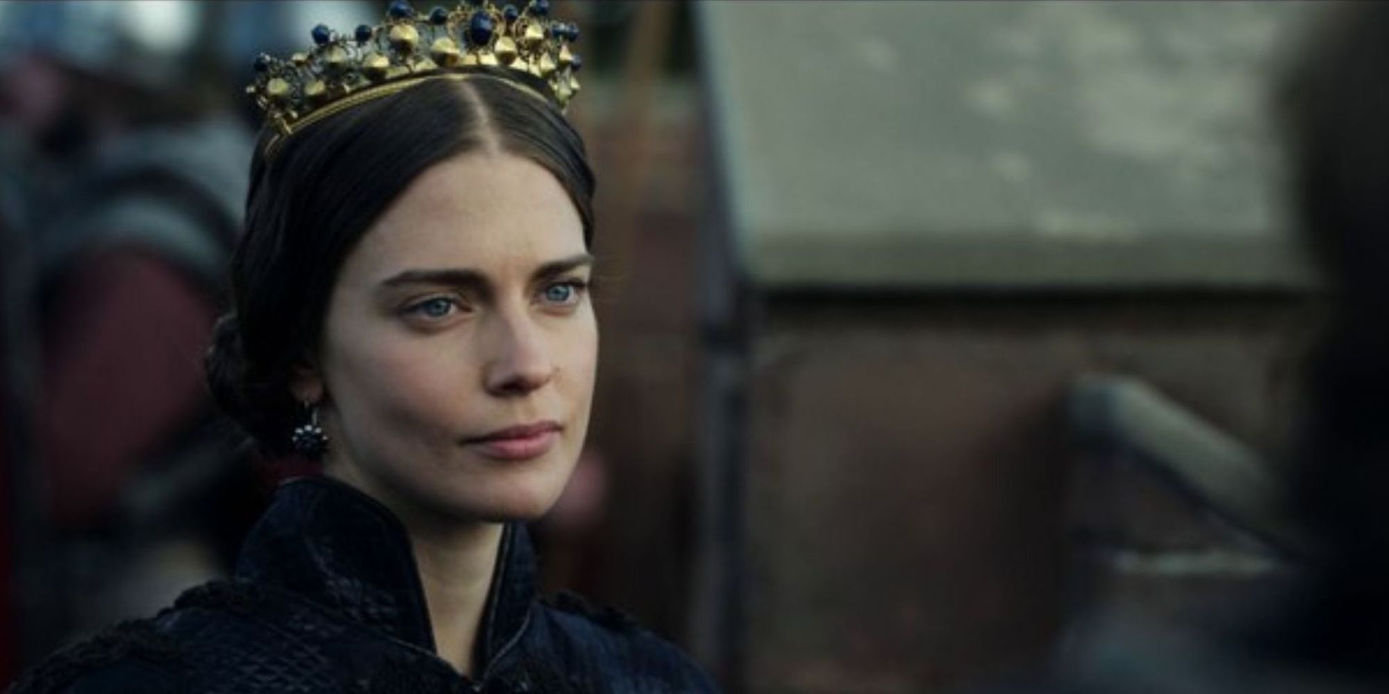 Queen Emma wearing a golden crown