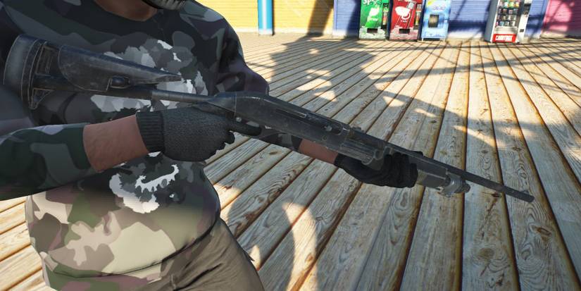 escape from tarkov player using the M3 Super 90 