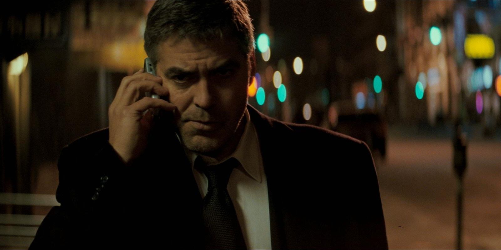 George_Clooney_on_the_phone_in_Michael_Clayton
