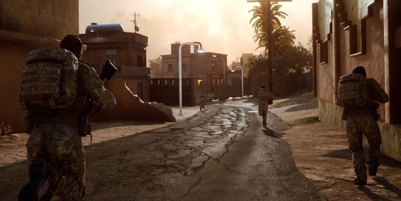 insergency sandstorm players running towards buildings 