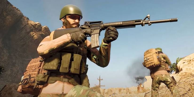 insurgency sandstorm player scoping the area around them 