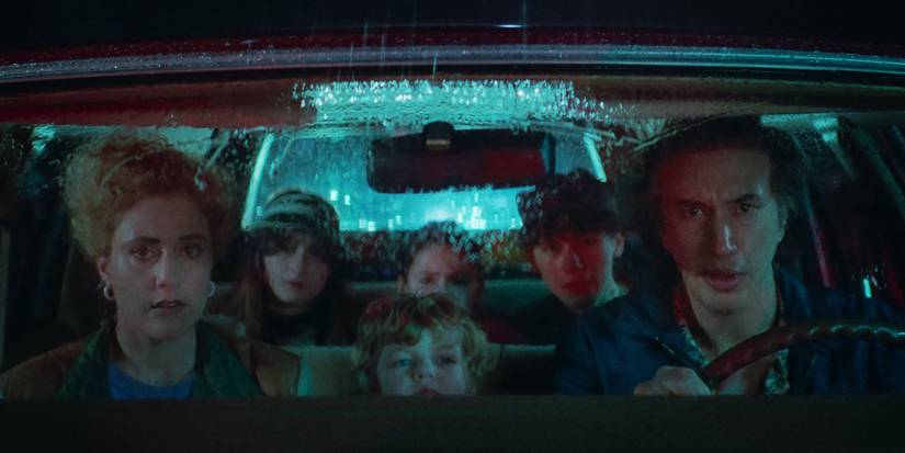 Jack_and_his_family_in_the_car_in_White_Noise