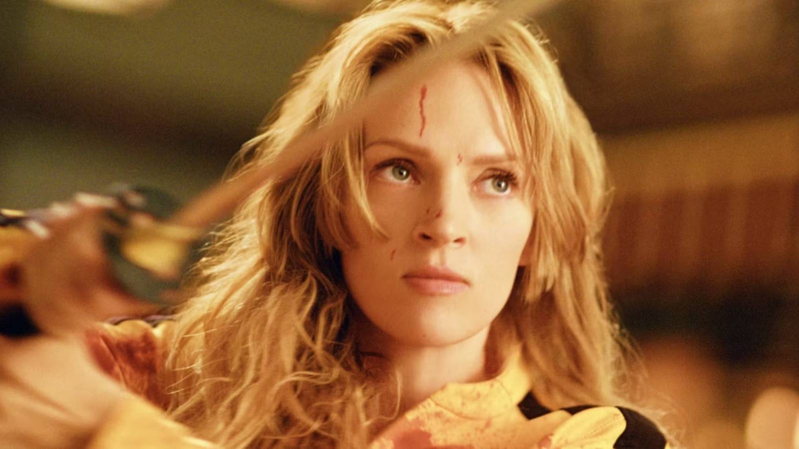 Uma Thurman holding sword in Kill Bill: Volume 1