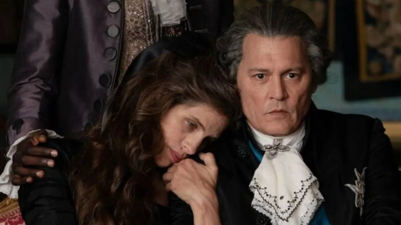 Maïwenn-and-Johnny-Depp-in-La-Favorite