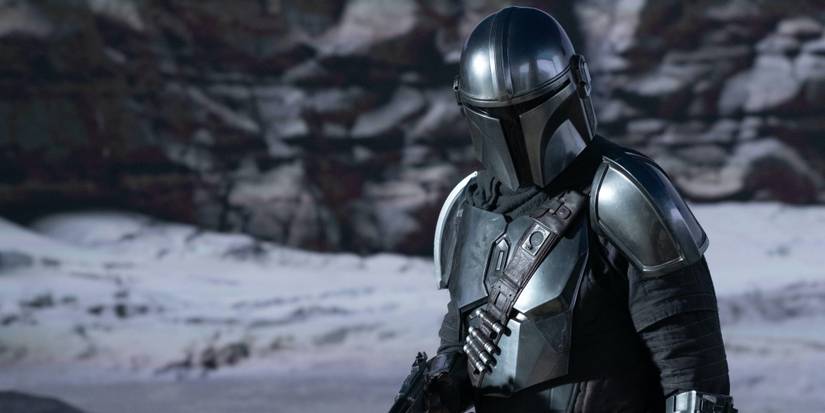 Mando in the desert in The Mandalorian